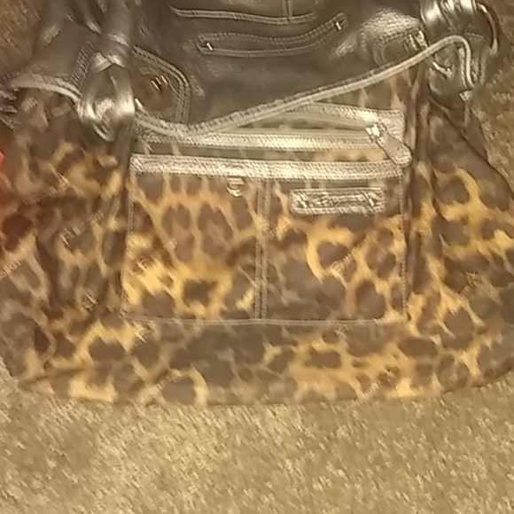 Women's Tote - Picture 3 of 5